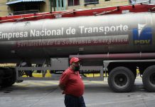 Venezuela pone fin a los tiempos de la gasolina «regalada» y pasa a ser un lujo