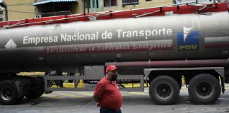 Venezuela pone fin a los tiempos de la gasolina «regalada» y pasa a ser un lujo