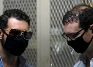 Hijos del expresidente Martinelli llegan a Panamá tras ser deportados de EEUU