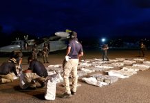 Honduras halla 489 kilos de cocaína en avioneta procedente de Venezuela
