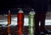 En auge el mercado negro de gasolina en Venezuela traficada desde Colombia