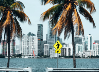 El Nuevo Herald: Jugando con el sistema