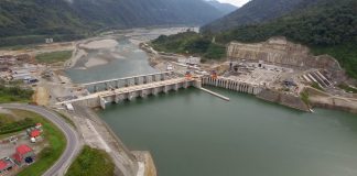 Sobornos, daños y posible desastre ambiental: algunas consecuencias de represa que China construyó en Ecuador