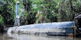 Fuerzas Militares de Colombia incautan sumergibles que transportaban droga