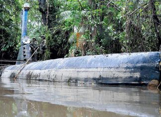 Fuerzas Militares de Colombia incautan sumergibles que transportaban droga