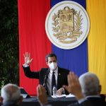 Guaidó acuerda esfuerzos con canciller de Canadá para abordar la crisis en Venezuela