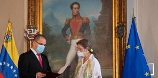 Maduro ordena la expulsión de la embajadora de la UE en Venezuela