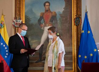 Maduro ordena la expulsión de la embajadora de la UE en Venezuela