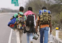 Informe de la UCAB: 21% de los migrantes venezolanos en 5 países sufre esclavitud