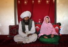 Crisis en Afganistán: Bebés de 20 días de edad están siendo entregadas en matrimonio para salvar las penurias económicas