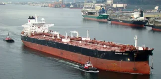 Trafigura y Vitol consideran aumentar el comercio de petróleo ruso dentro de las sanciones internacionales