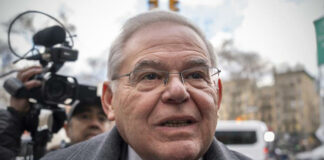 EEUU: Bob Menéndez condenado a 11 años de prisión por trama de sobornos