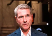 Del CEO al escándalo: Andy Byron, jefe de Astronomer, salta de un concierto de Coldplay a un caso de conflicto de interés