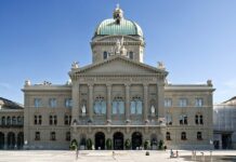 Suiza congelará fondos relacionados con Maduro