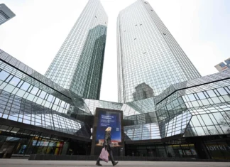 Fiscalía alemana allana Deutsche Bank por sospechas de lavado ligadas a empresas vinculadas a Abramovich