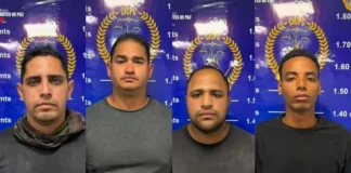 Cuatro funcionarios policiales son detenidos por presunto robo de dinero entre los escombros en La Guaira